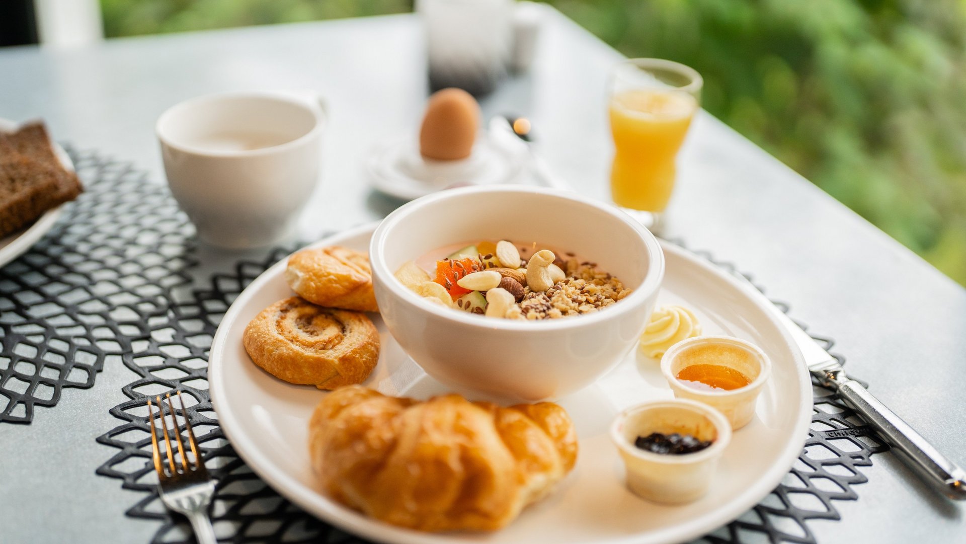 Frühstück mit Blick ins Grüne im Golf- & Sporthotel Wiesensee