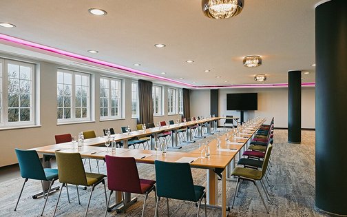 Großer Tagungsraum Wiesensee mit flexibler Bestuhlung für Seminare und Workshops